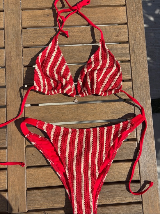 Other - Red & Cream Crochet Texture Triangle Bikini Set XL Gold Shell Charm